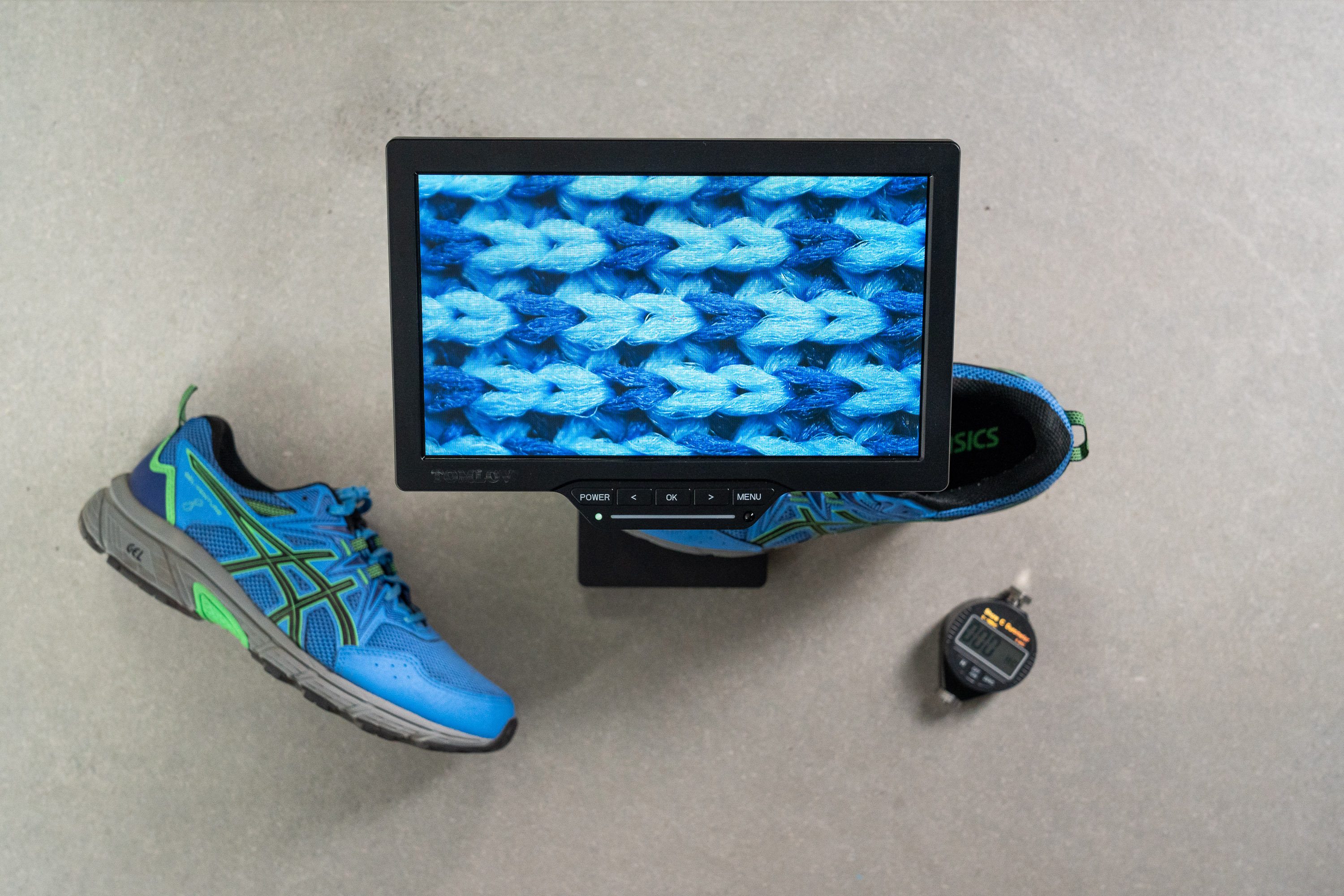 ASICS Gel Venture 8 microscope