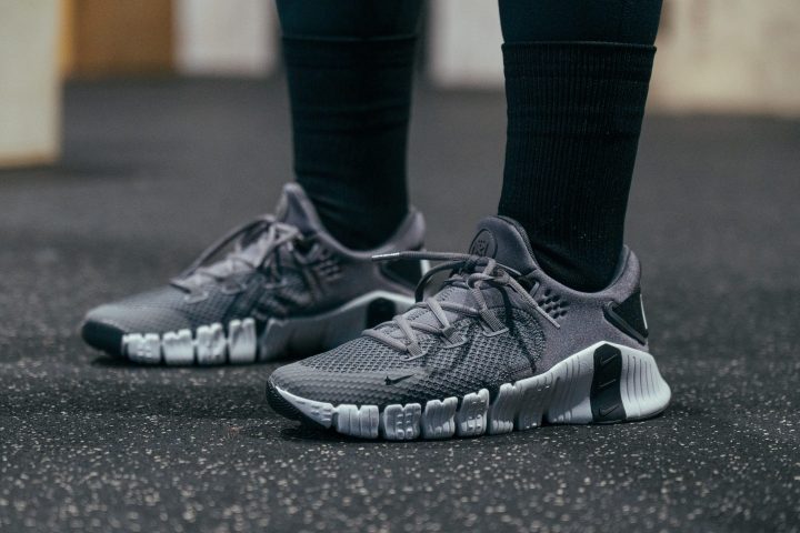 Nike free metcon 4 iron grey