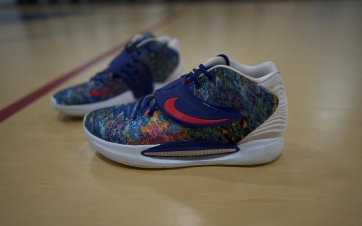 Kobe hot sale kd shoes