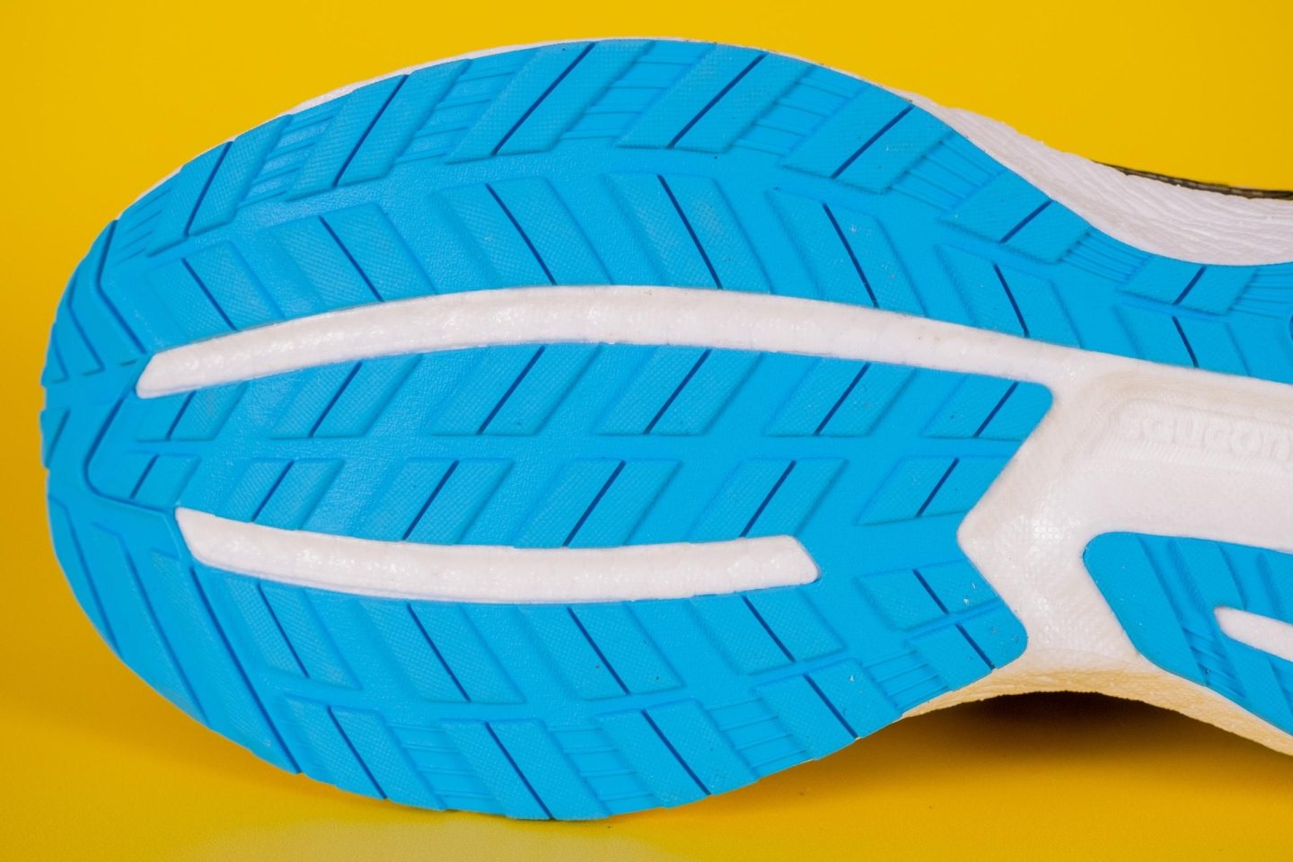 Cut in half Saucony Triumph 19 Review RunRepeat