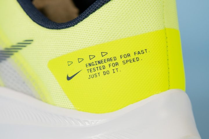 Texto Nike Quest 4