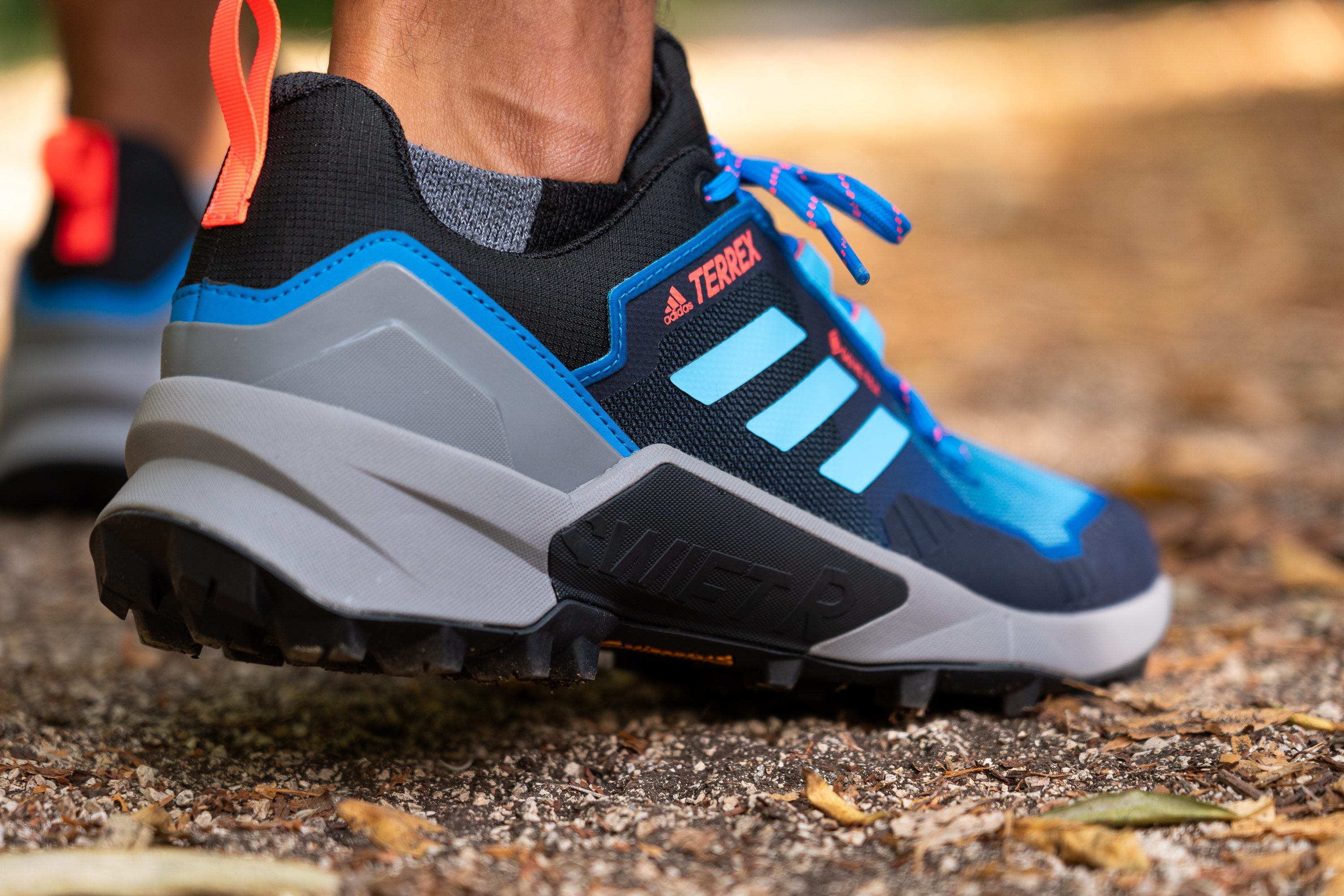 Cortadas por la mitad Analisis y review de las Adidas Terrex Swift R3 GTX 2023 RunRepeat