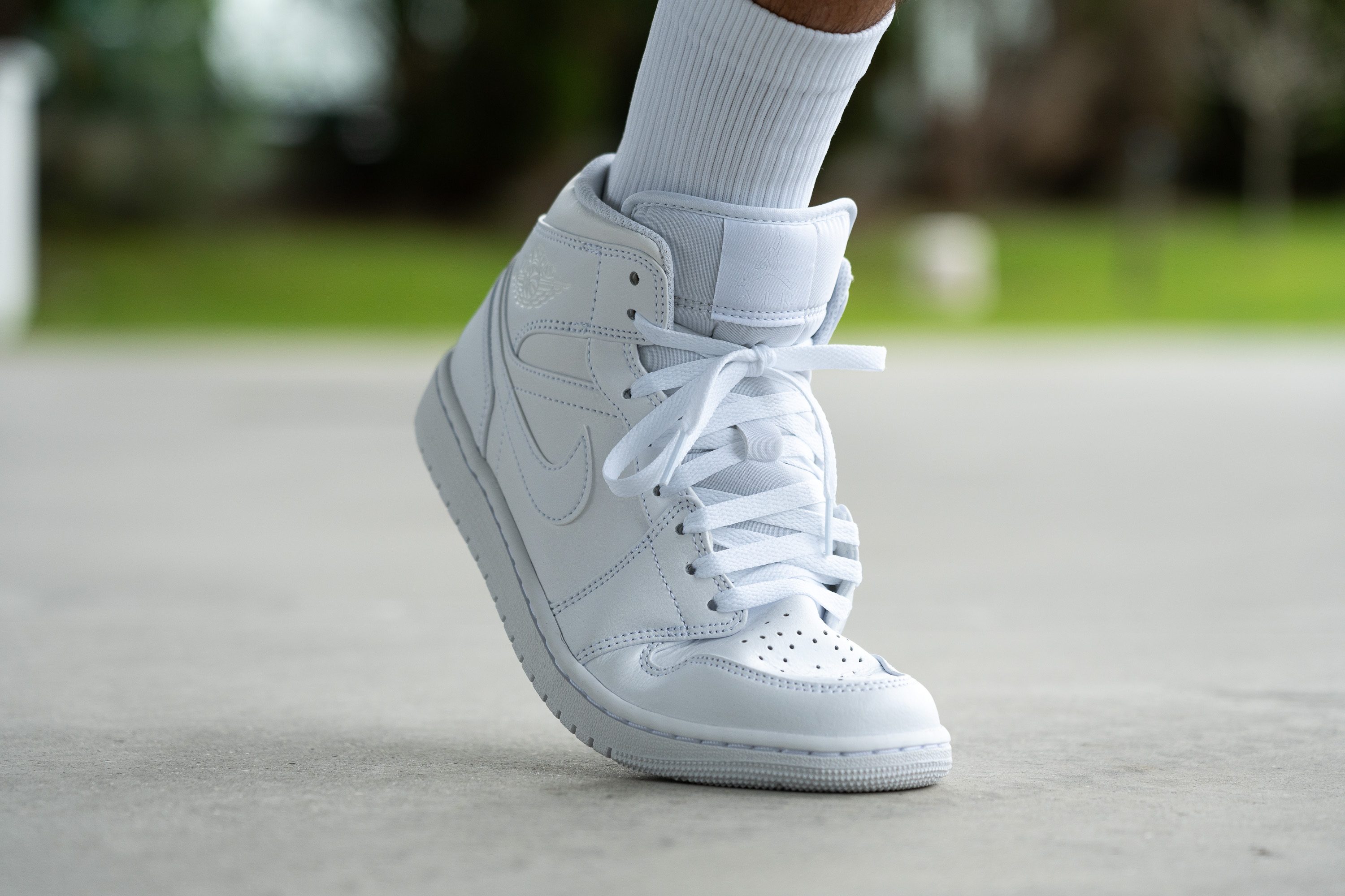 Air jordan 1 mid women's shoe online