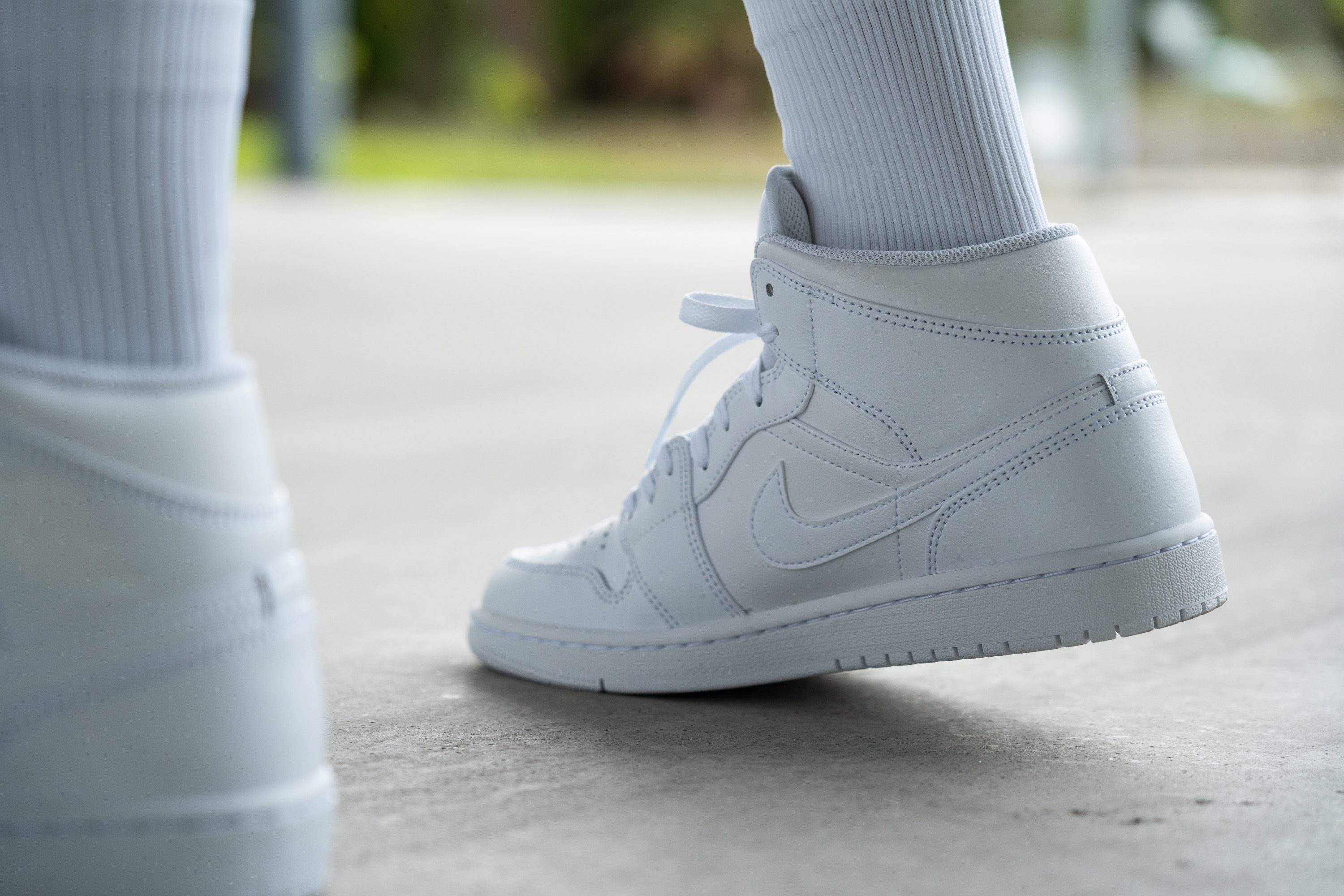 Nike air jordan mid white online