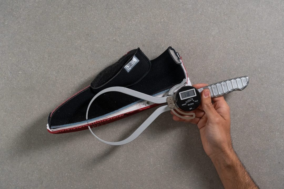 footaction jordan 1 low