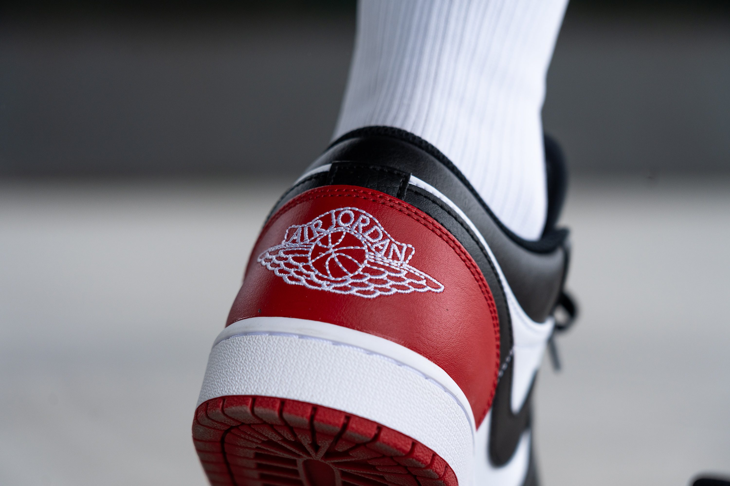 Air Jordan 1 Low wings logo