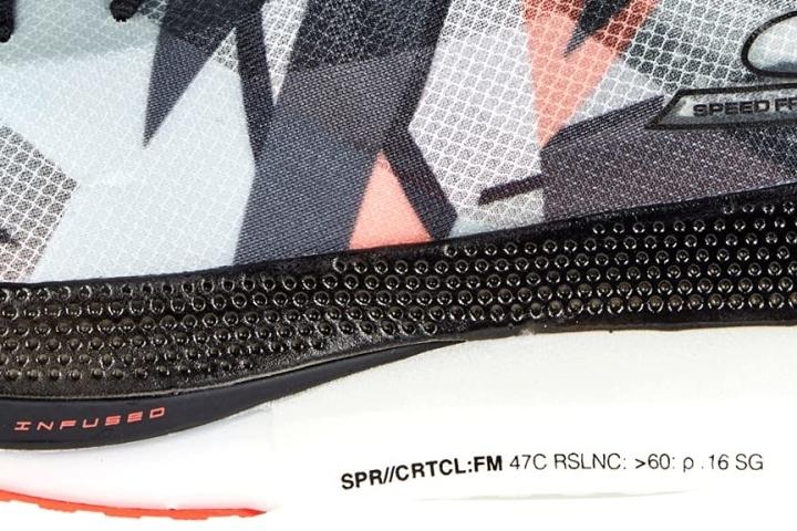 Skechers GOrun Speed Freek Carbon Plate2