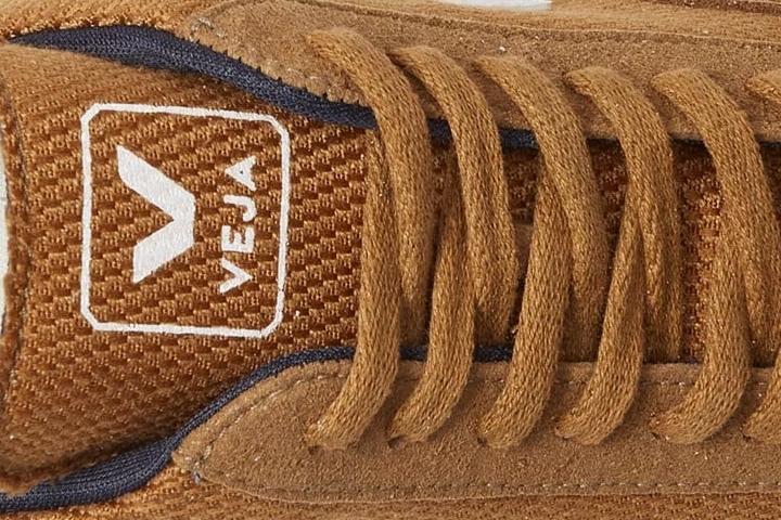 Veja V-12 tongue and laces