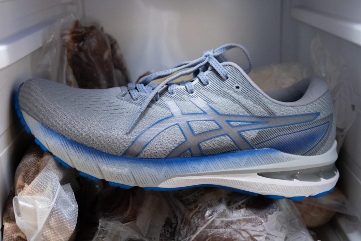 Asics navy running on sale shoes