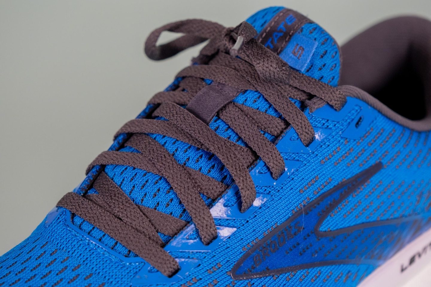 Cut in half: Brooks Levitate 5 Review | RunRepeat