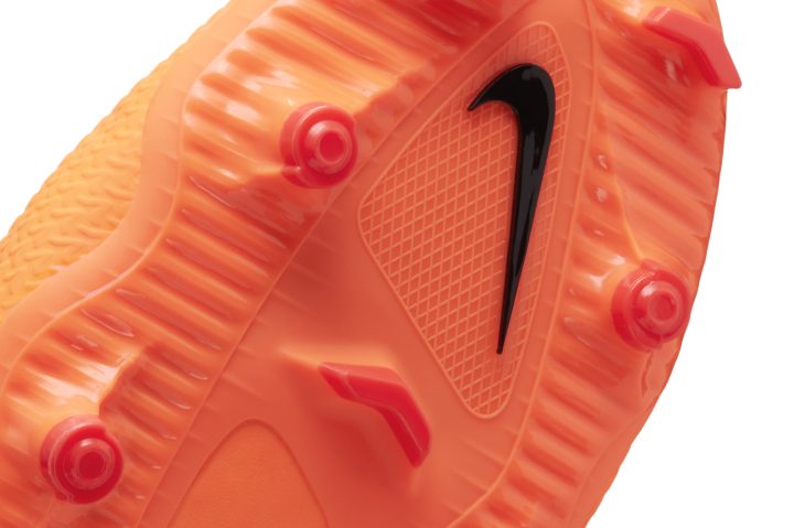 Nike Blazer Mid UK 4.5 nike-phantom-gt2-academy-df-mg-sole