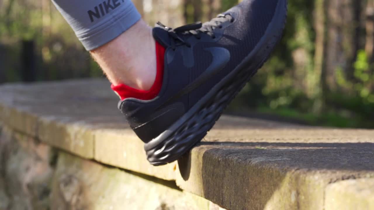 Cut in Nike (2024) Revolution RunRepeat 6 Review half: 