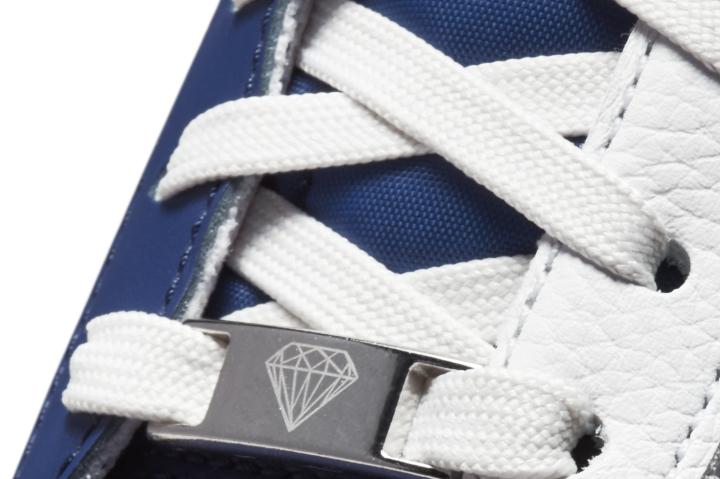 Nike Blazer Mid 77 EMB laces