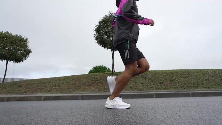 Saucony Endorphin Shift 3 Springy Ride