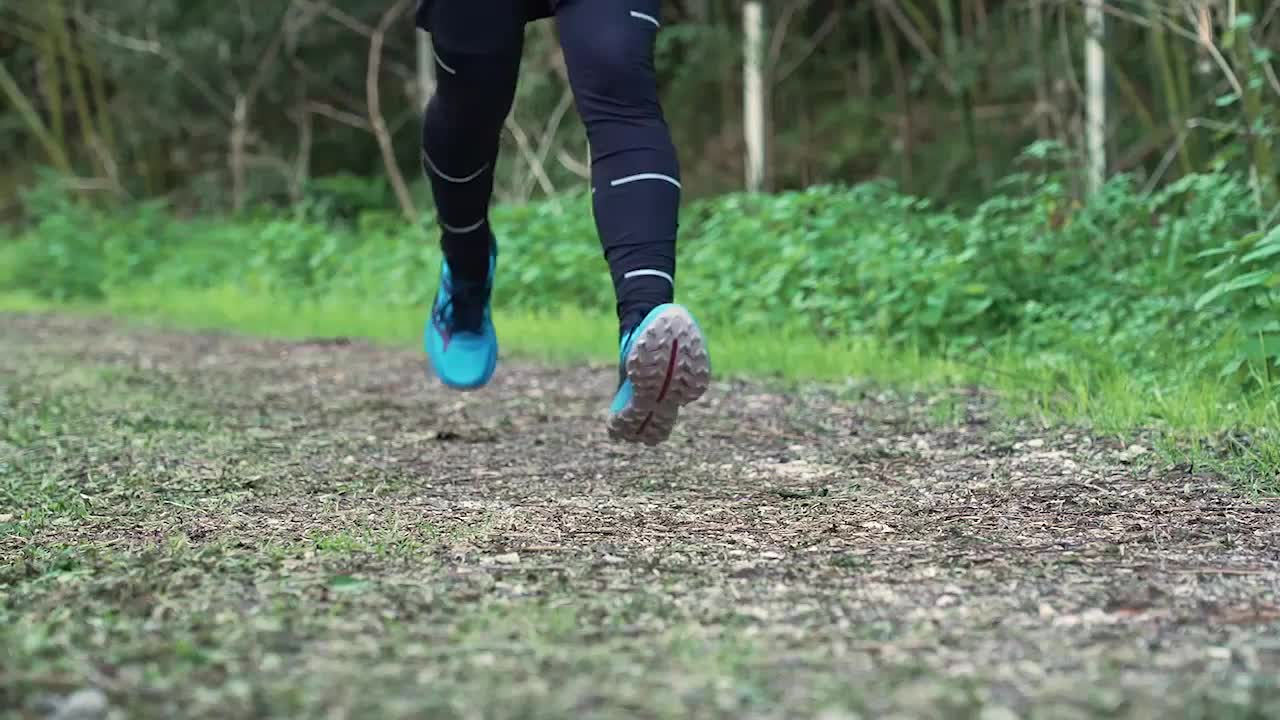Cut in half: Saucony Endorphin Edge Review | RunRepeat