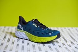 7 Best Running Shoes For Flat Feet in 2023 | RunRepeat