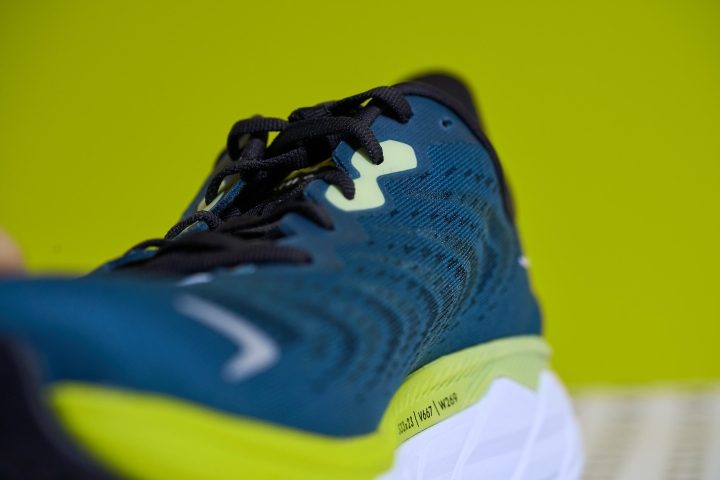 Hoka-One-One-Arahi-6-18.jpg