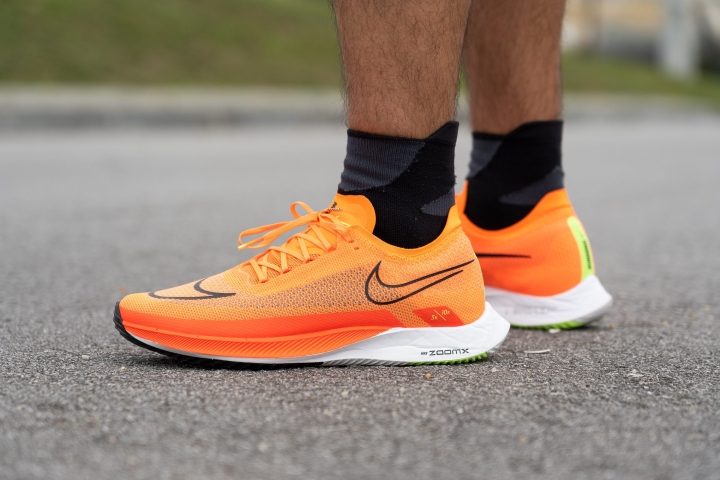 nike zoomx streakfly en los pies