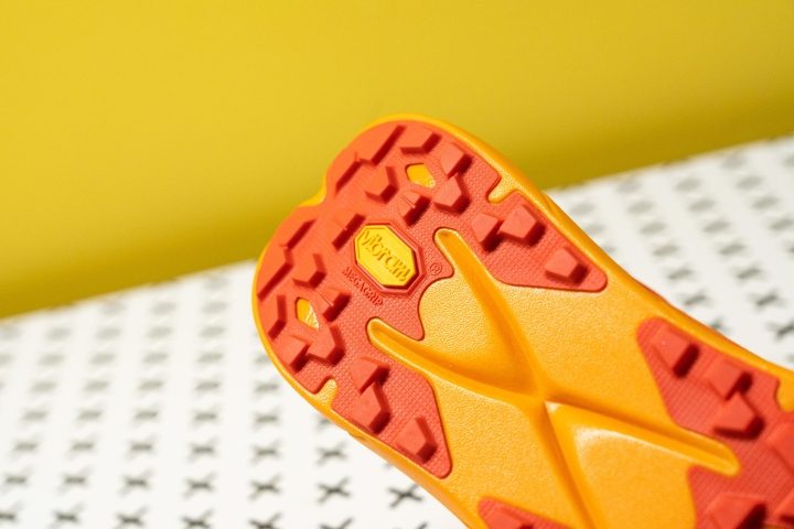 hoka tecton x lugs outsole