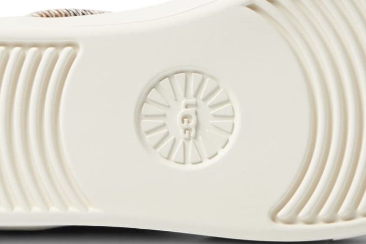 UGG Dinale Sets ugg-dinale-outsole