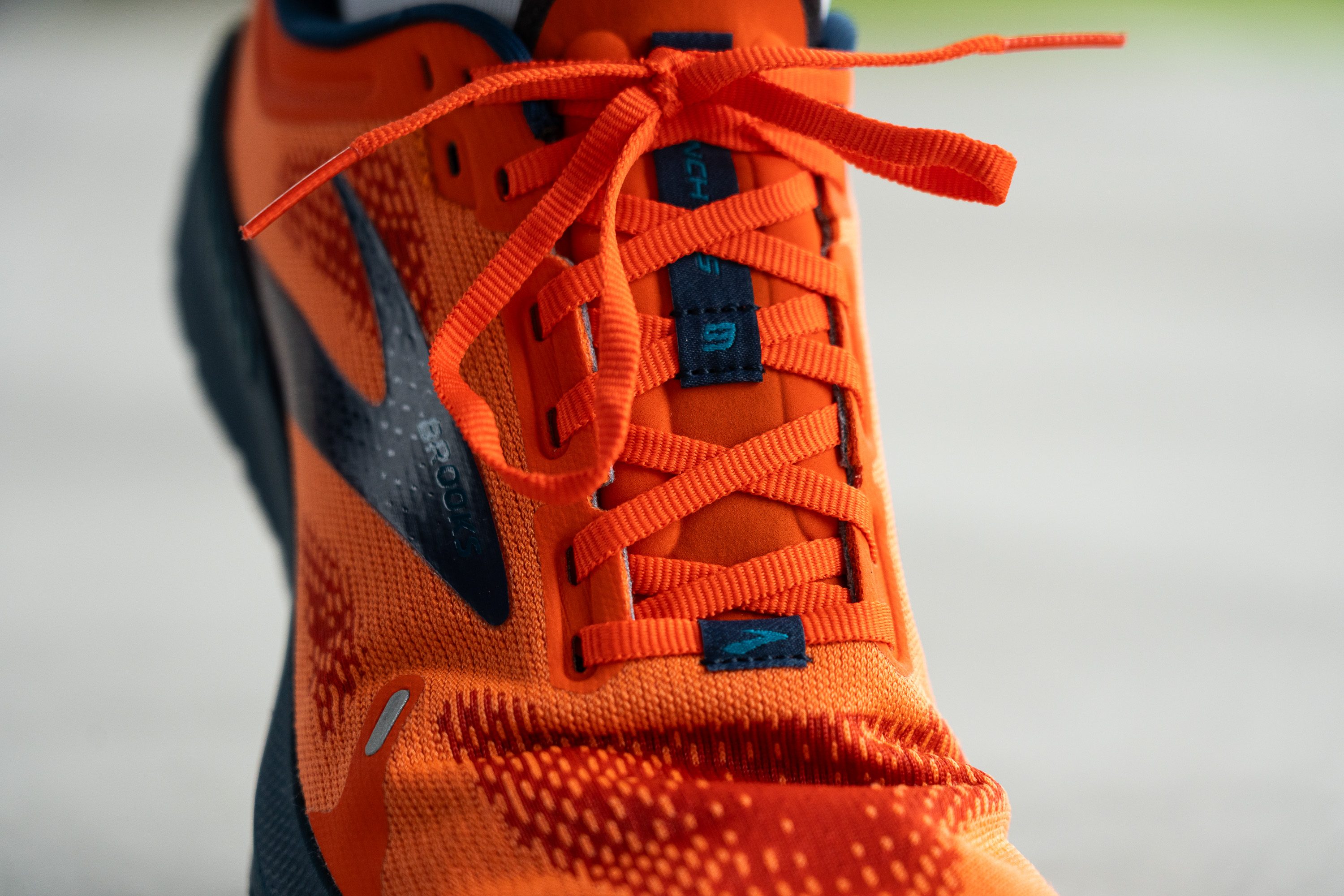 Brooks Launch GTS 9 Tongue padding laces