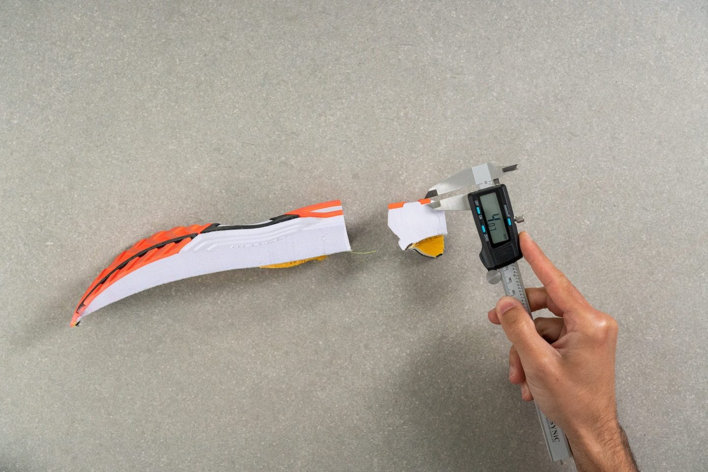 Cut in half: Saucony Axon 2 Review | RunRepeat