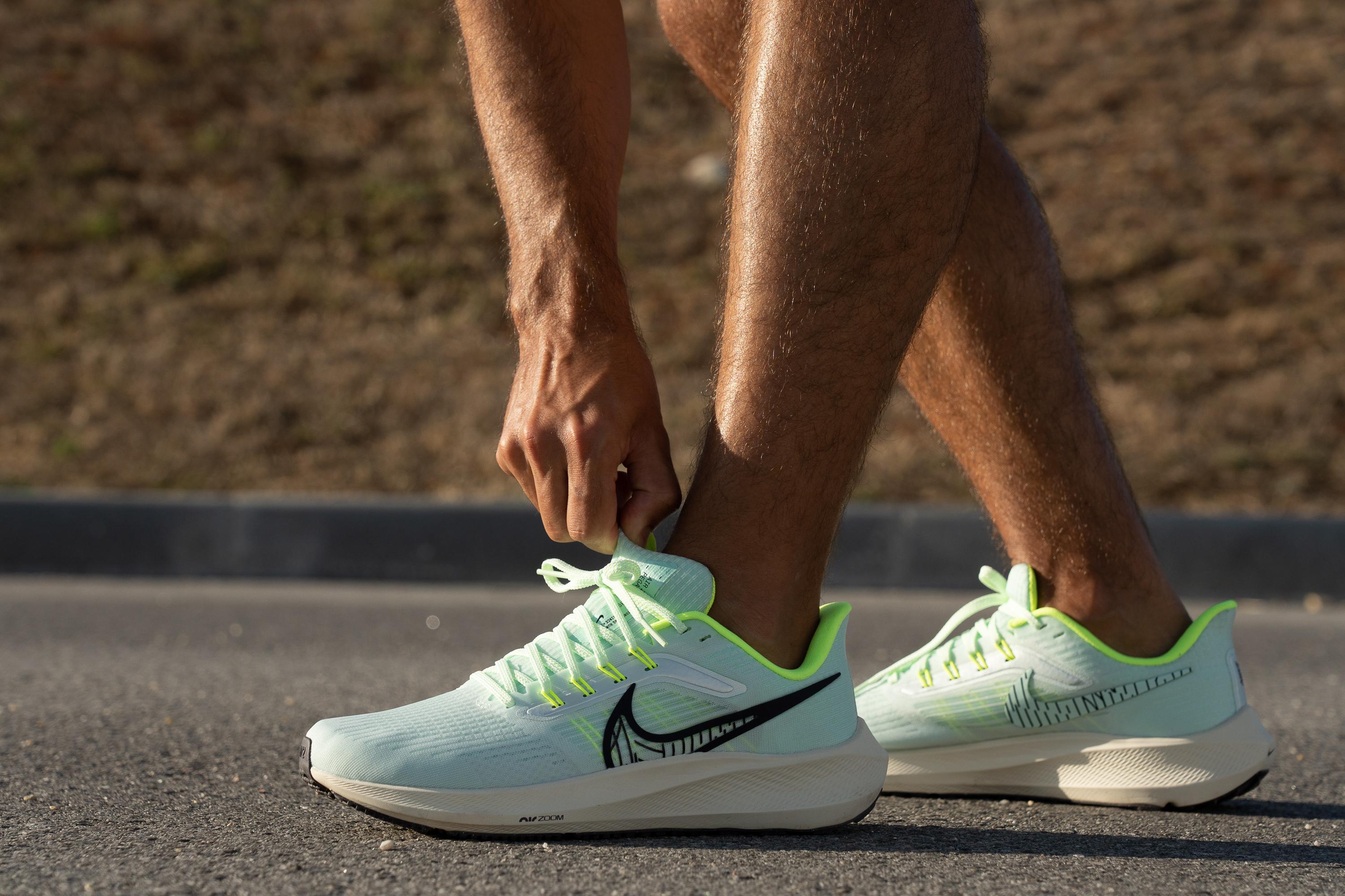 Nike Pegasus 39 (NFL Los Angeles Rams) Men's Road Running Shoes.
