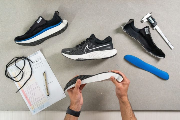 Cut in half: NIKE Max Giacca di felpa sportiva blu scuro bianco