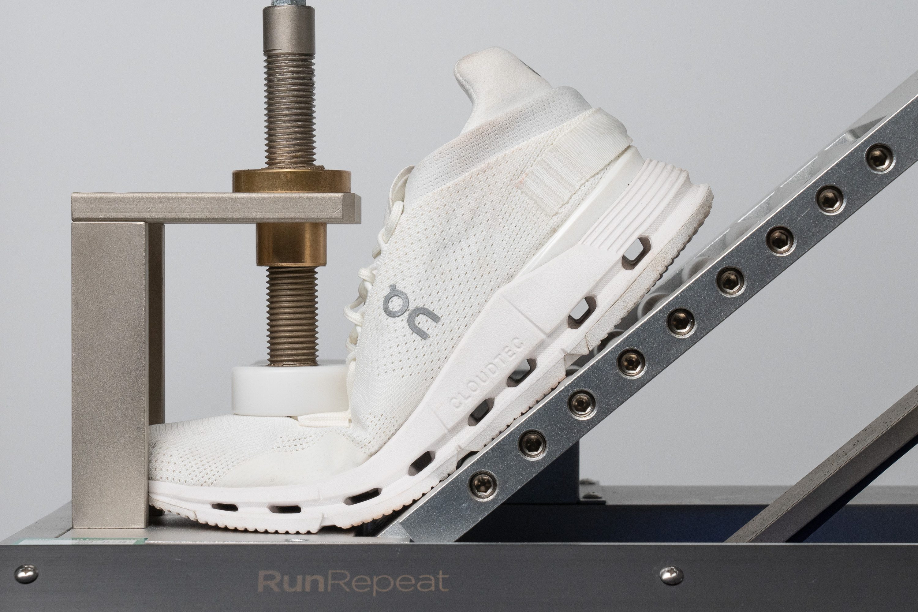 On Cloudnova Flexibility / Stiffness