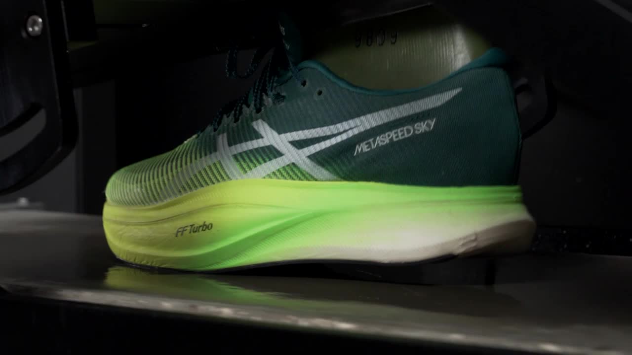 Cut in half: ASICS Metaspeed Sky+ Review | RunRepeat
