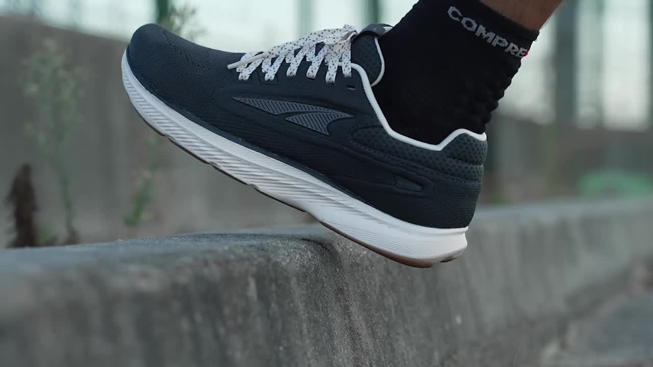 Cut in half: Altra Escalante 3 Review | RunRepeat