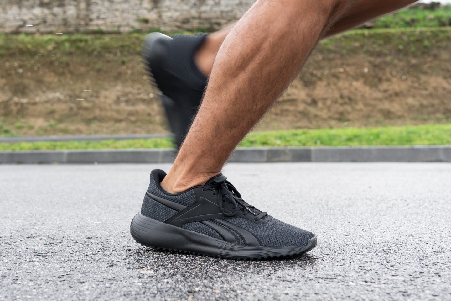 Cut in half: Reebok Lite 3 Review | RunRepeat
