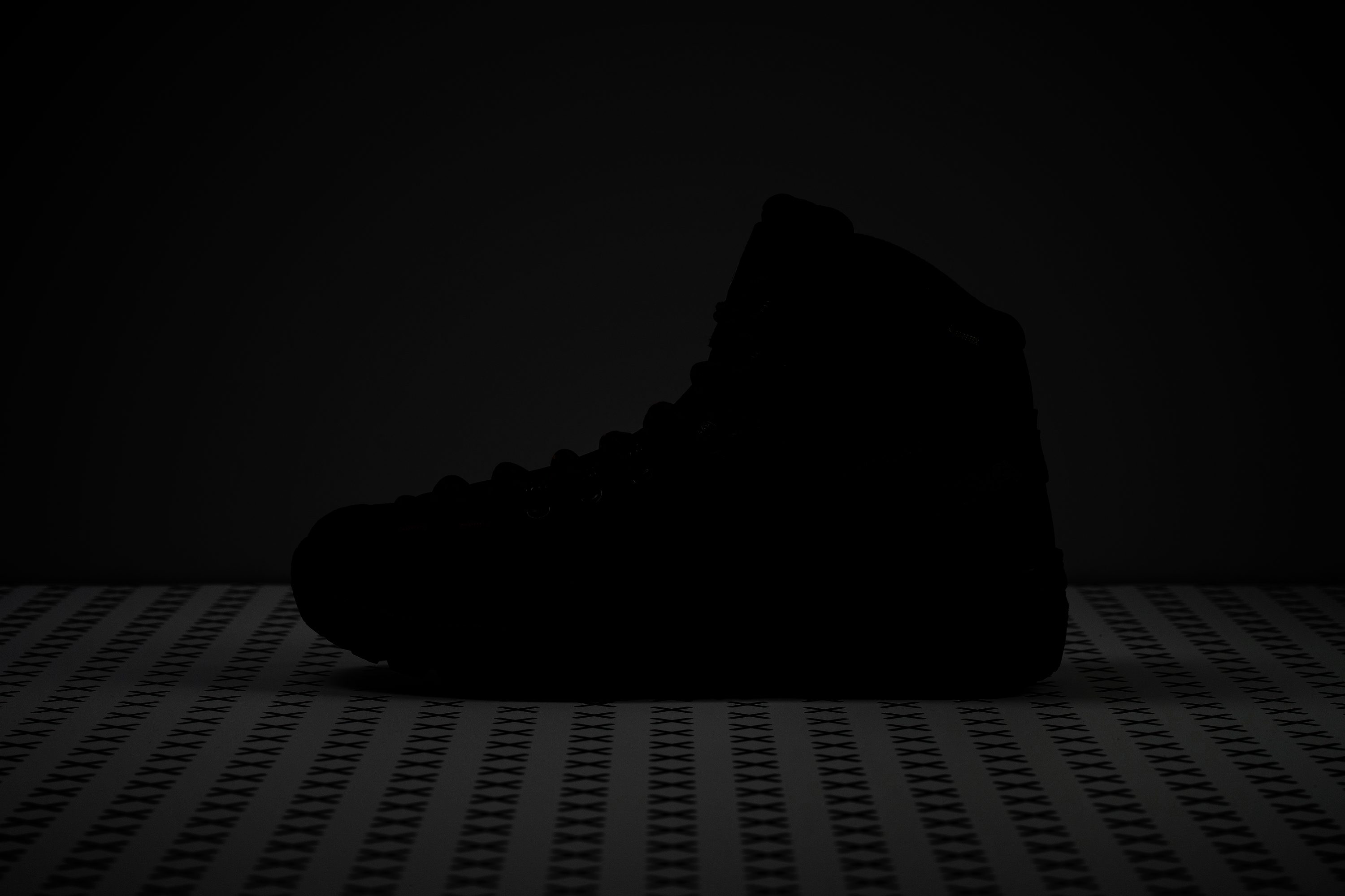 Midsole width in the forefoot Reflective elements