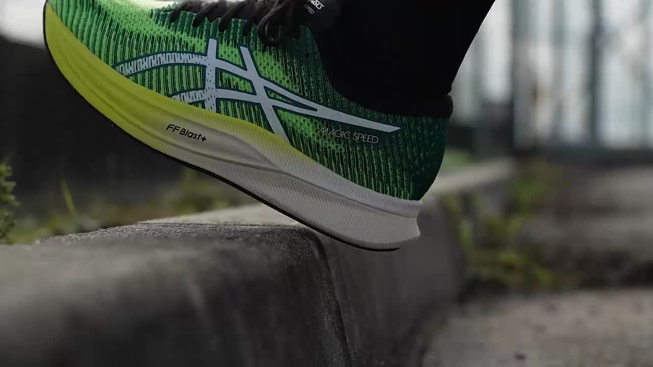 Cut in half: ASICS Magic Speed 2 Review | RunRepeat