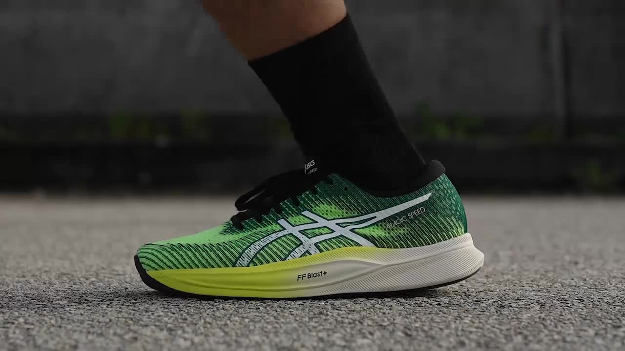 Cut in half: ASICS Magic Speed 2 Review | RunRepeat