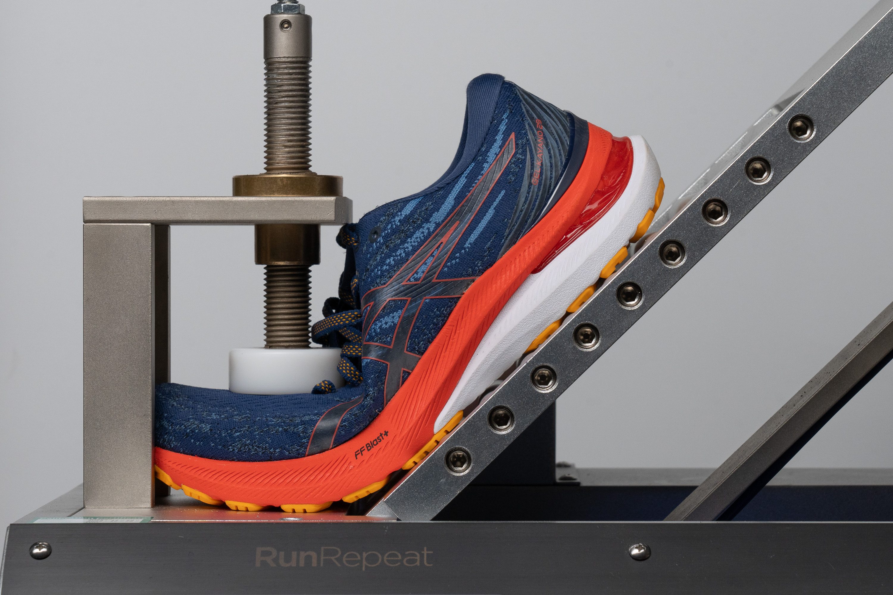 ASICS Gel Kayano 29 Flexibility / Stiffness