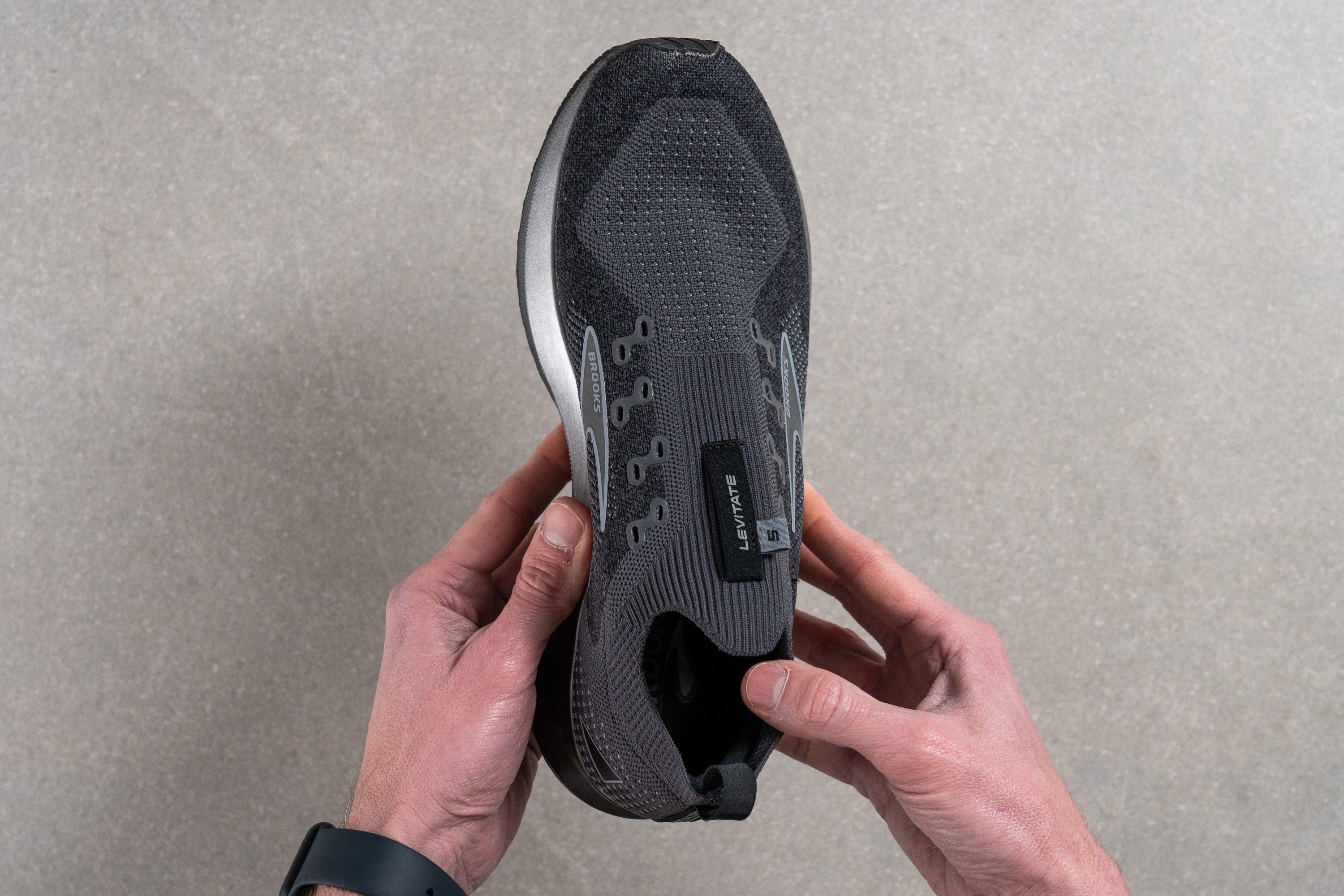 Brooks Levitate Stealthfit 5 Tongue: gusset type