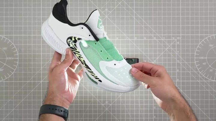 Nike Zoom Freak 4 Light Transparency Test