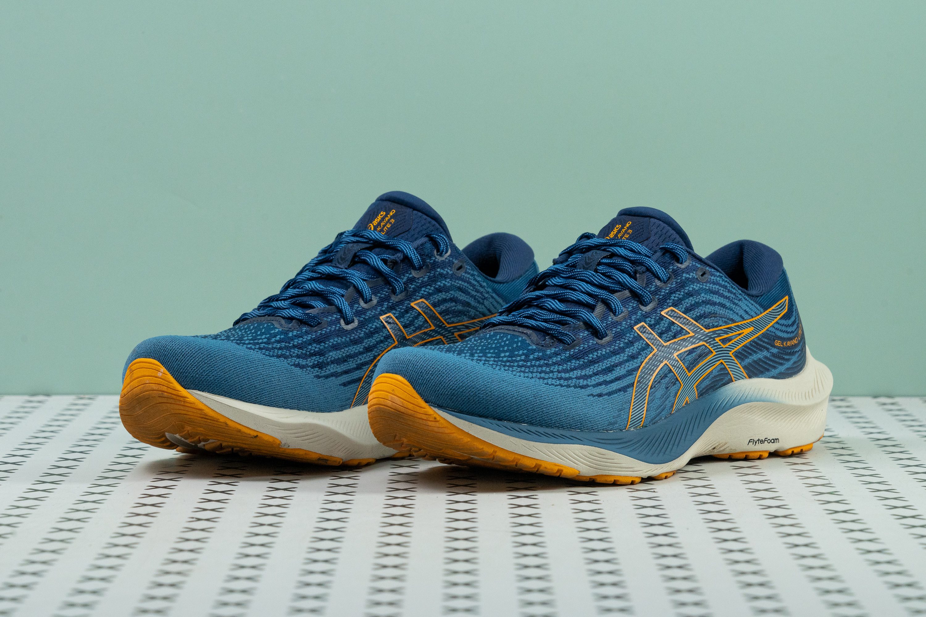 Cut in half ASICS Gel Kayano Lite 3 Review RunRepeat