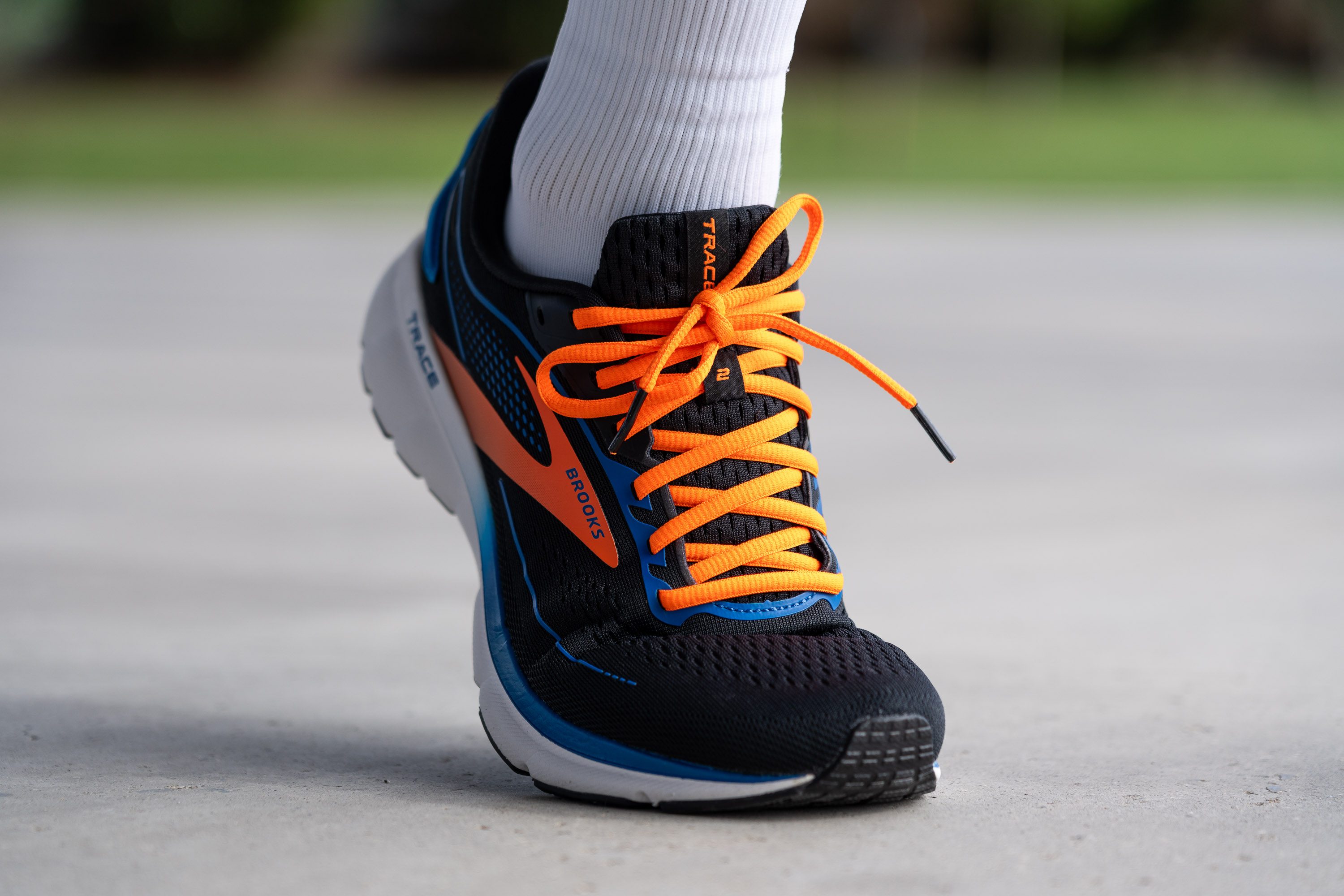 Explore Comfort and Performance with Brooks Men's Trace 2 Running Shoes