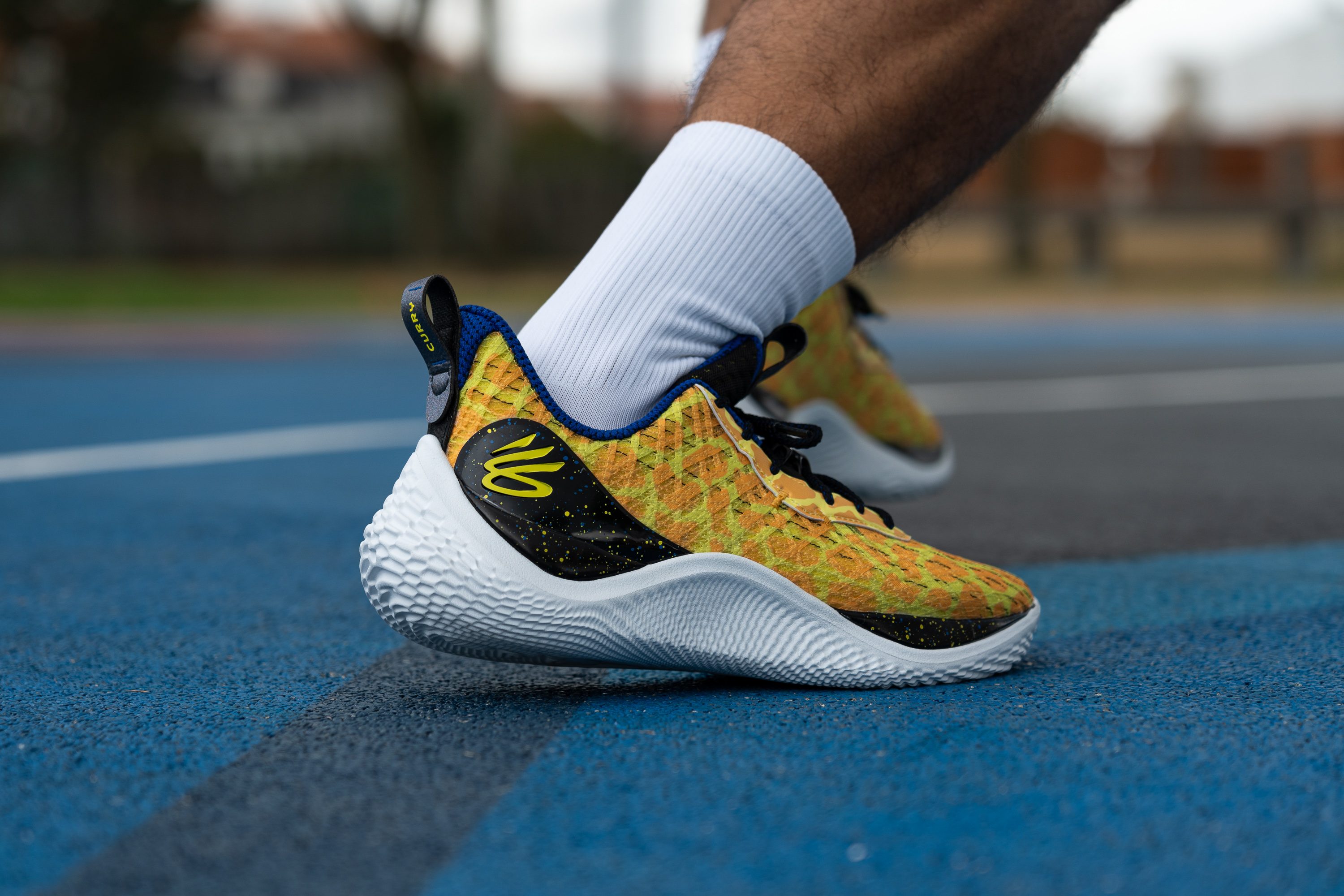 Cut in half Under Armour Curry Flow 10 Review 2023 RunRepeat