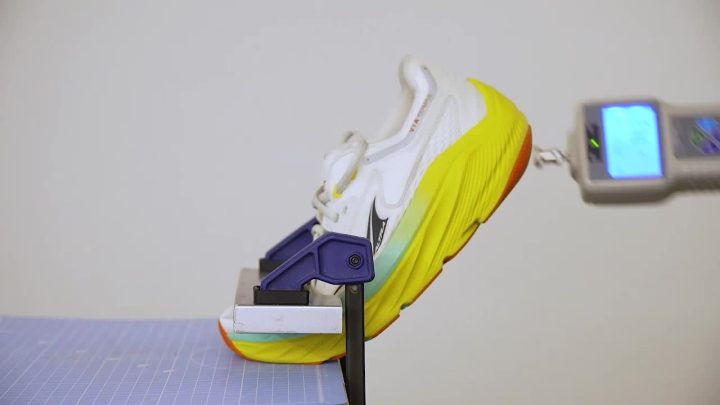 Altra Via Olympus Flexibility Measurement