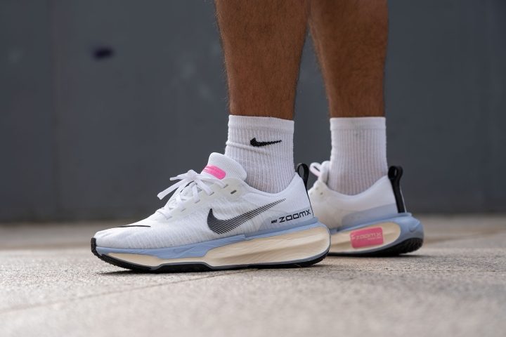 Running shoes Nike Invincible 3