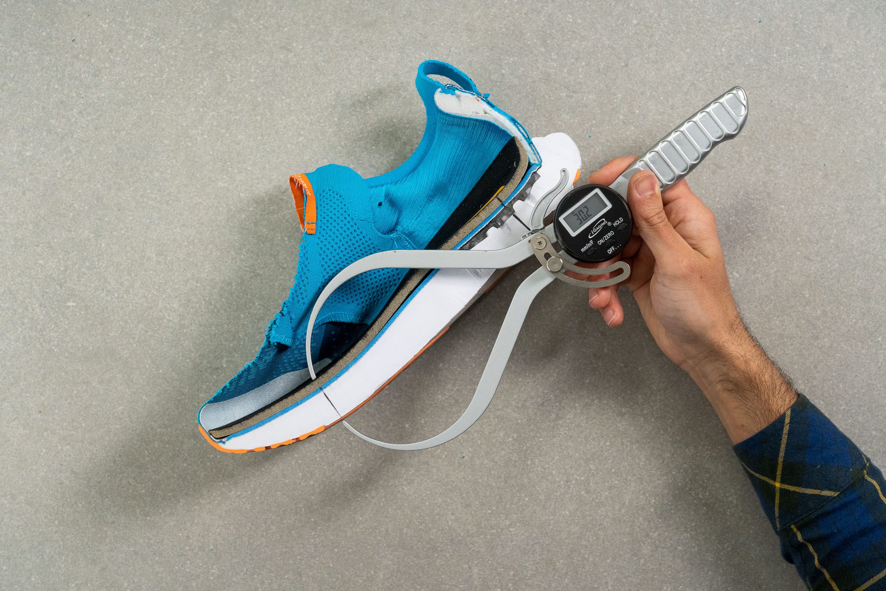 ASICS ゲルニンバス25 GEL-NIMBUS 24cm Cut in half: ASICS Gel Nimbus 25 Review | RunRepeat