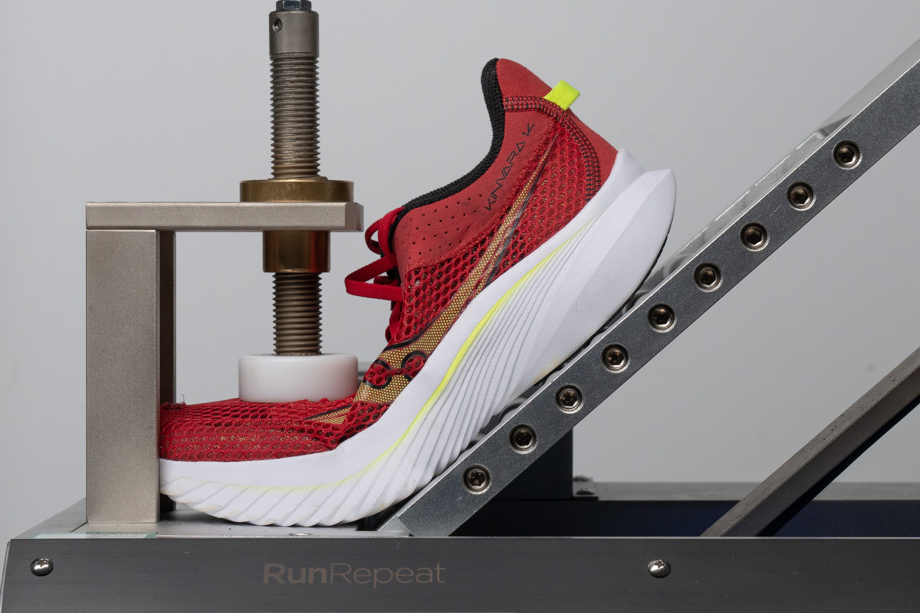 Saucony Kinvara 14 Flexibility / Stiffness