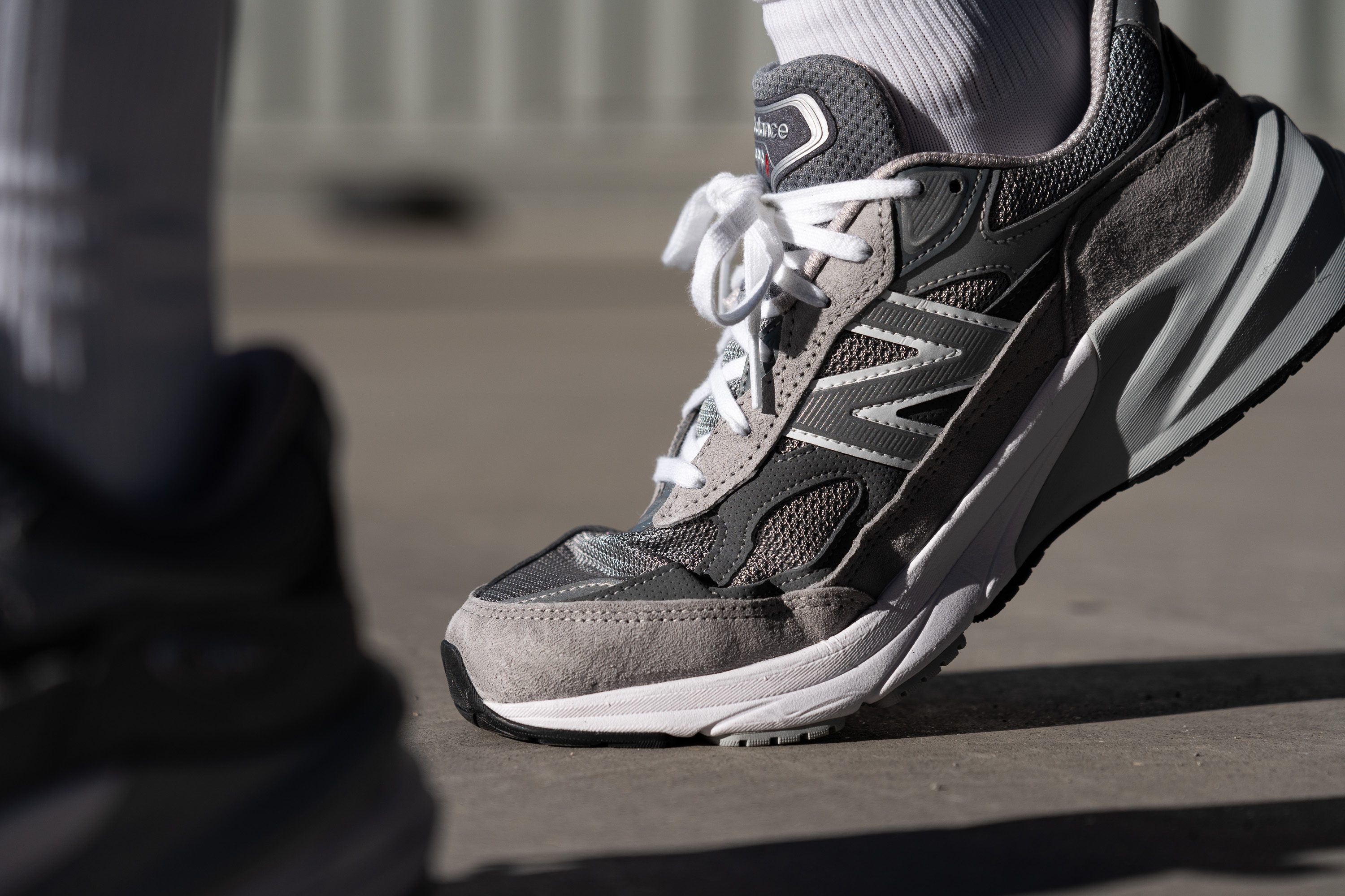 New Balance 990 v6 flexibility