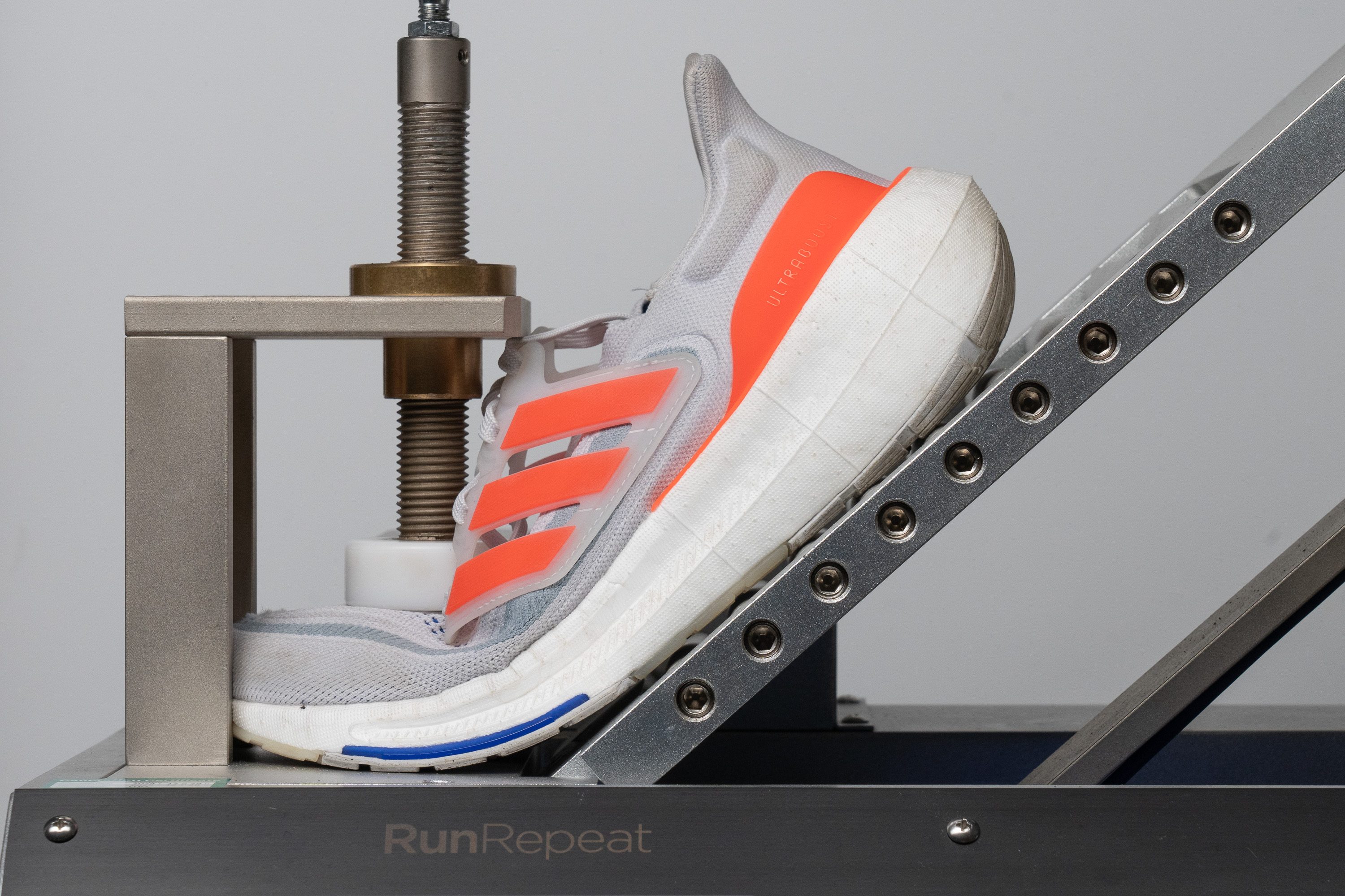 Adidas Ultraboost Light Flexibility / Stiffness