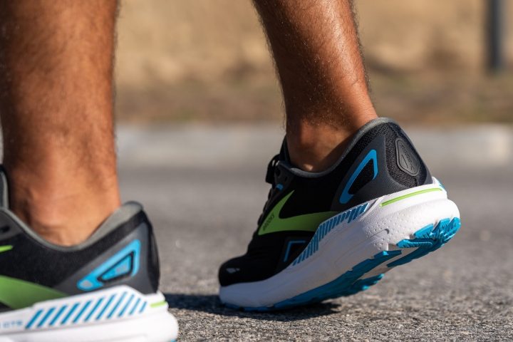 zapatillas de running Brooks ritmo medio minimalistas ultra trail talla 37.5 Heel tab