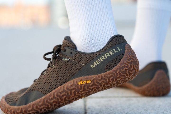  Merrell Men's Vapor Glove 6 Sneaker, Black, 7