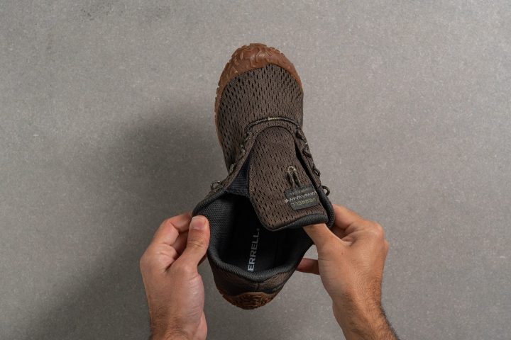 Merrell The maze-like lug pattern is engineered to enhance grip on a variety of terrains Tongue: gusset type